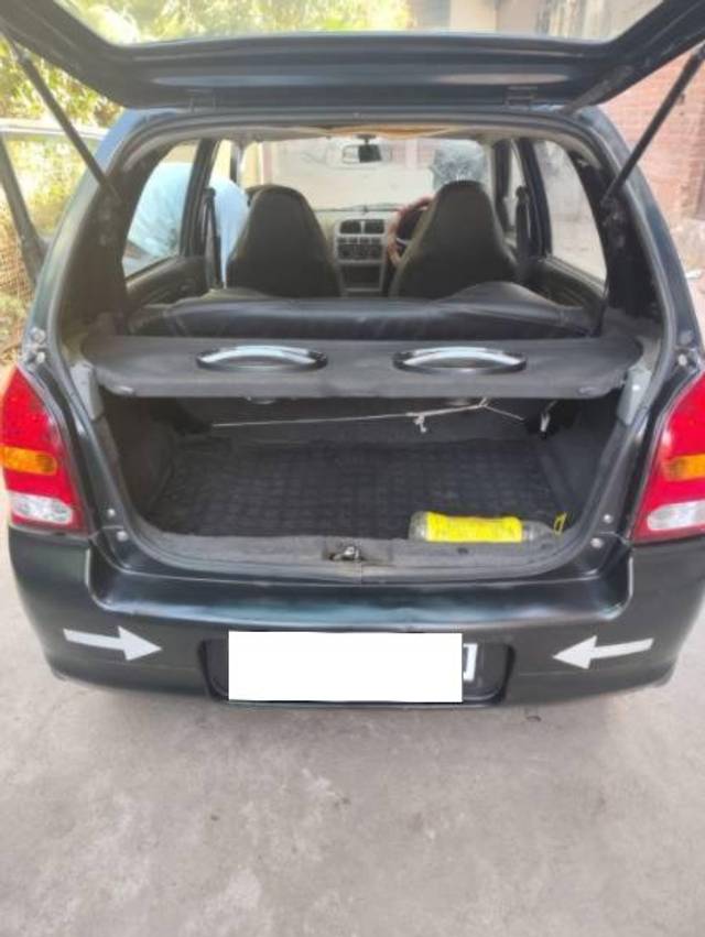 https://images10.gaadi.com/usedcar_image/4640063/original/processed_34c6fffe-1536-4c9b-910a-fac4c99bc4a4.jpg?imwidth=6402