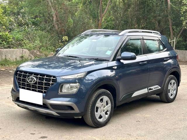 https://images10.gaadi.com/usedcar_image/4640067/original/processed_409e1d2d-d3c4-4354-b7ef-1f08392bac3f.jpg?imwidth=6400