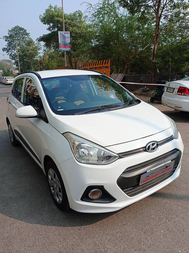 https://images10.gaadi.com/usedcar_image/4640068/original/processed_103c57c1-ccf3-429e-9a01-8224e4ea62f8.jpg?imwidth=6401