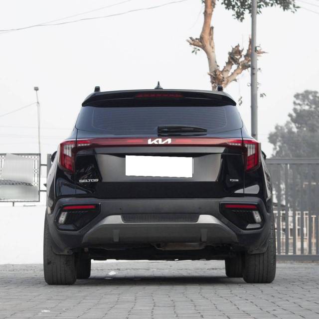 https://images10.gaadi.com/usedcar_image/4640071/original/processed_46949e64674f52059d7e659fd00d7114.jpg?imwidth=6402