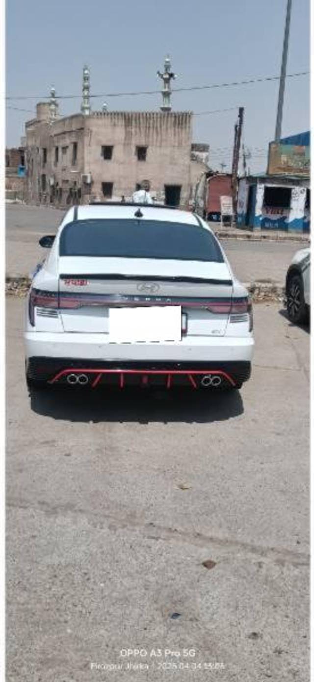 https://images10.gaadi.com/usedcar_image/4640080/original/processed_ce3d4f54-f8df-4aeb-b388-3e5f09e11749.jpg?imwidth=6401