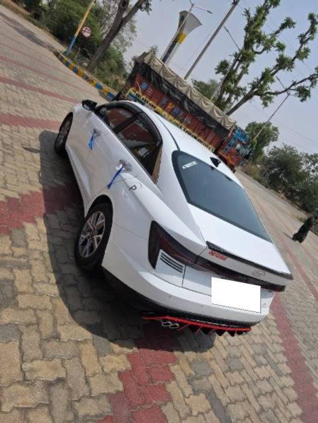 https://images10.gaadi.com/usedcar_image/4640080/original/processed_fa8298e1-97cb-4849-9dc9-e6c6366708a8.jpg?imwidth=6402