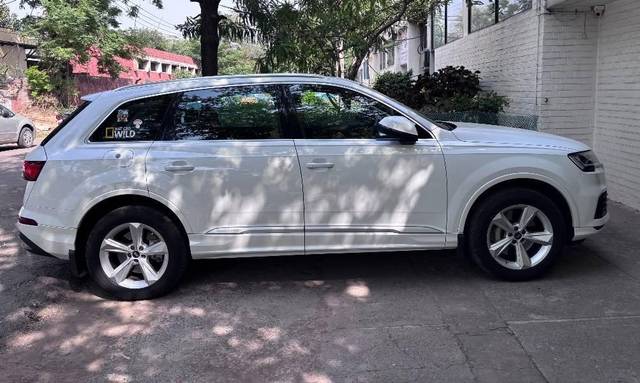 https://images10.gaadi.com/usedcar_image/4640082/original/processed_a0830df9-59c8-48b6-9f82-d52c4af358eb.jpg?imwidth=6401