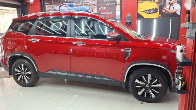 https://images10.gaadi.com/usedcar_image/4640085/original/processed_c176bb04-95df-4e48-b303-b53d06a79bc3.jpg?imwidth=6401