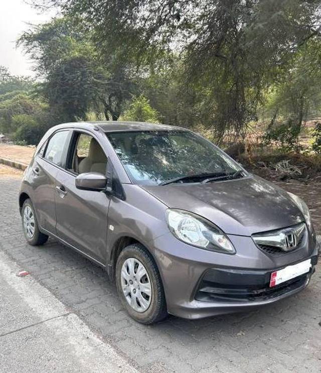 https://images10.gaadi.com/usedcar_image/4640086/original/processed_processed_6df363f2-02d3-447a-bd5b-c857d5b78644.jpeg?imwidth=6400