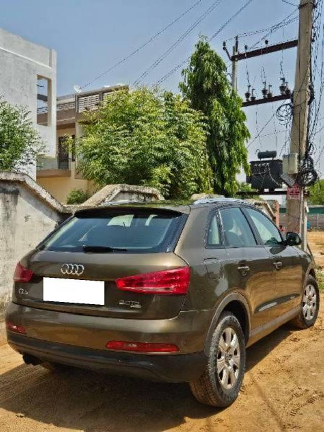https://images10.gaadi.com/usedcar_image/4640093/original/processed_782fc6bd-b43b-4555-a017-d80f74b64757.jpg?imwidth=6401