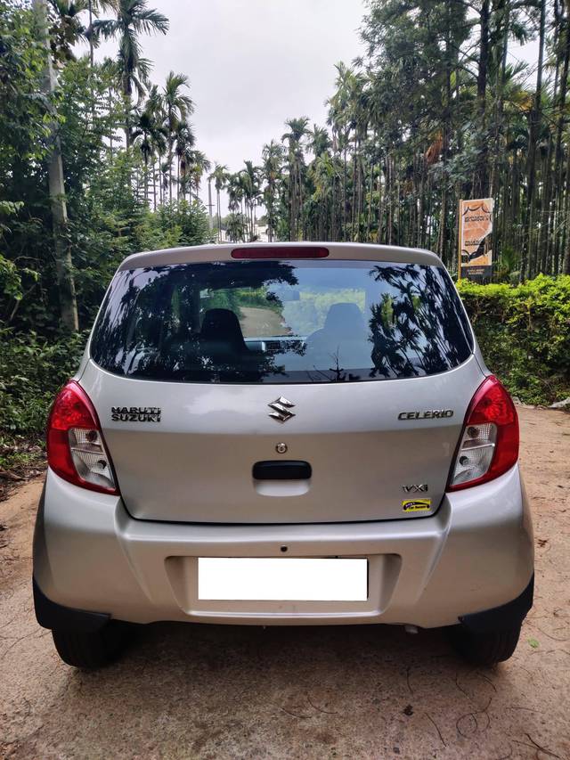 https://images10.gaadi.com/usedcar_image/4640151/original/processed_9185d2c3-b852-4818-8f30-880be2e375fc.jpg?imwidth=6402