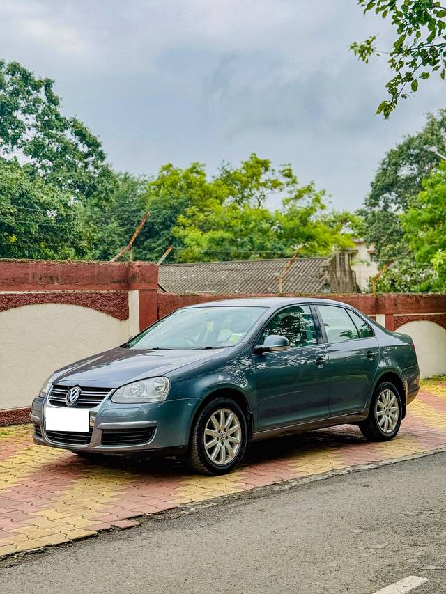 https://images10.gaadi.com/usedcar_image/4640158/original/processed_48418f7ccd3f8d4e990ed461f3ee07ed.jpg?imwidth=6400