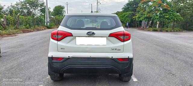 https://images10.gaadi.com/usedcar_image/4640160/original/processed_6a36f48c1eebc1087fcadffe78fae940.jpg?imwidth=6402