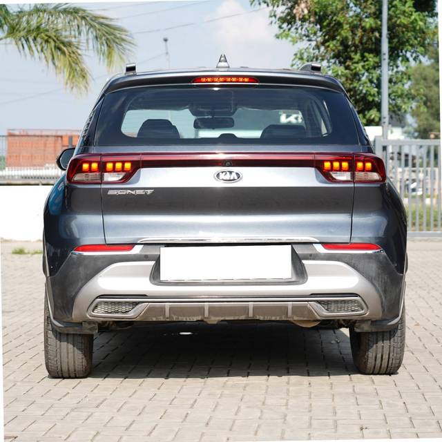 https://images10.gaadi.com/usedcar_image/4640162/original/processed_3d7312b601e6648efd282cc3a0100356.jpg?imwidth=6402
