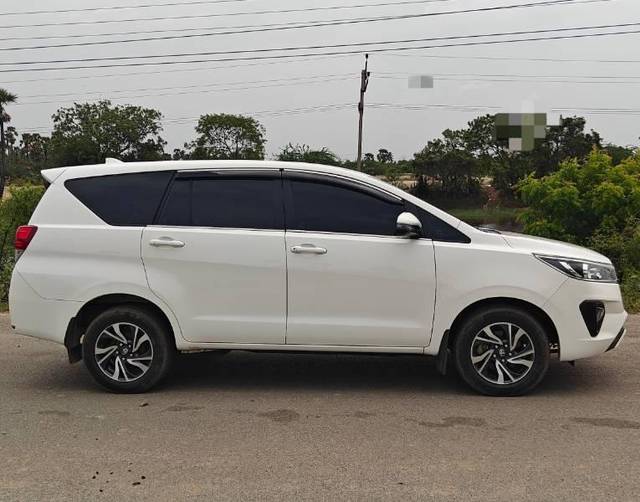 https://images10.gaadi.com/usedcar_image/4640163/original/processed_4eeabeb1-7d93-48be-ad22-b3b7b7f205bc.jpg?imwidth=6401