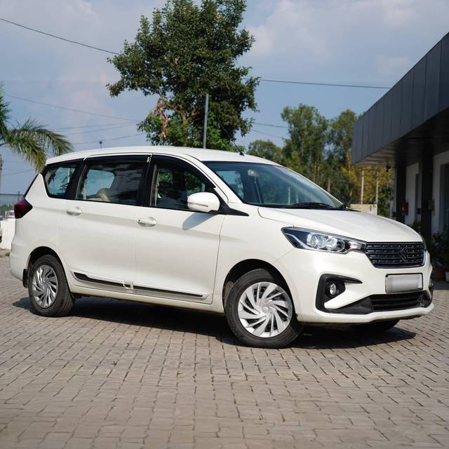 https://images10.gaadi.com/usedcar_image/4640170/original/processed_b508b1d488806324393245dede8d7a69.jpg?imwidth=6400