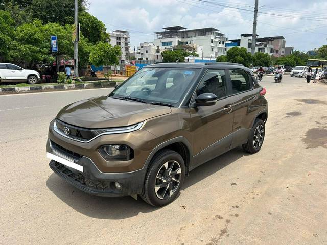 https://images10.gaadi.com/usedcar_image/4640175/original/processed_002937be8eaca3d998b9c4b765b1c113.jpg?imwidth=6400