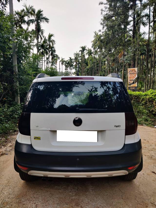 https://images10.gaadi.com/usedcar_image/4640178/original/processed_8f82bbf2-d8f0-4952-9211-6847410d8017.jpg?imwidth=6402