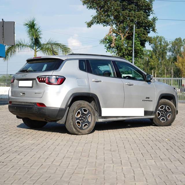 https://images10.gaadi.com/usedcar_image/4640179/original/processed_534cf50f9dd2e3e613822e2a80c94771.jpg?imwidth=6402