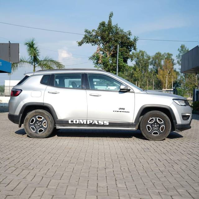 https://images10.gaadi.com/usedcar_image/4640179/original/processed_7f0a8d98375fe825f7a120e35ad0df6e.jpg?imwidth=6401