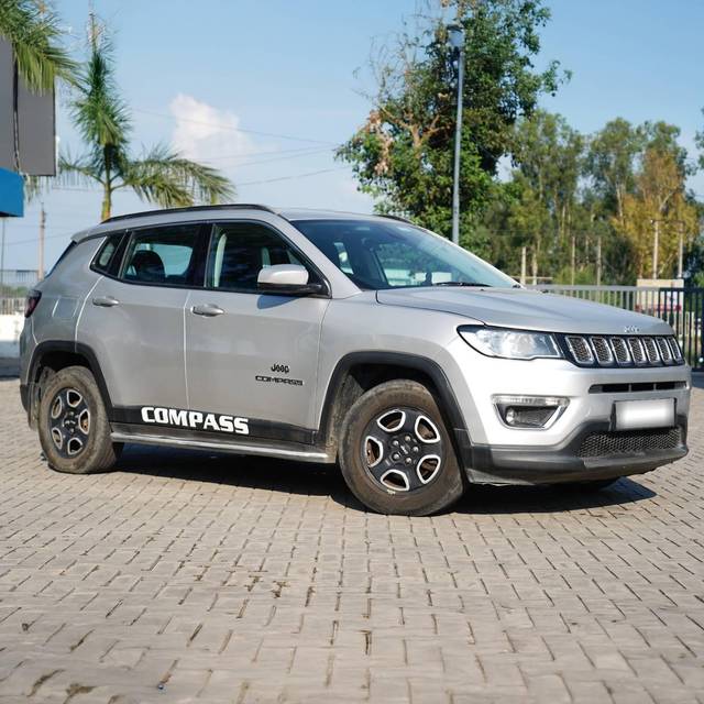 https://images10.gaadi.com/usedcar_image/4640179/original/processed_c83b649dac8b32fbc537ee41b6375501.jpg?imwidth=6400