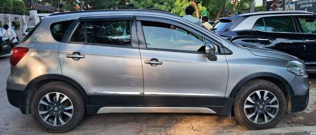 https://images10.gaadi.com/usedcar_image/4640189/original/processed_c1afa2640f25e139390dab04237afeea.jpg?imwidth=6401
