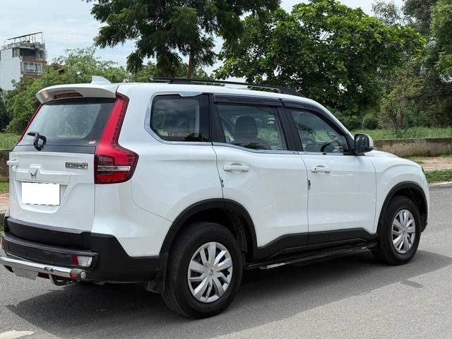https://images10.gaadi.com/usedcar_image/4640198/original/processed_197398cb115d7e7d3297d129d1e2f159.jpg?imwidth=6402