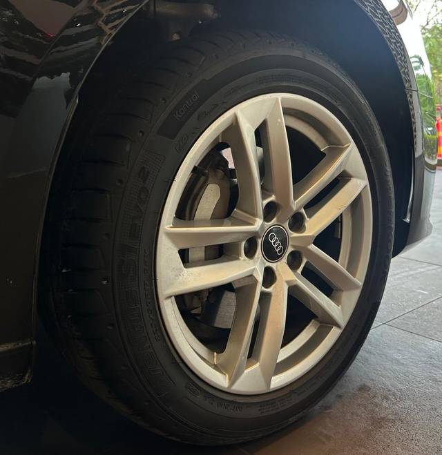 https://images10.gaadi.com/usedcar_image/4640303/original/c92c4752499ee3b3a5bf96c03c6920e2.jpeg?imwidth=6402