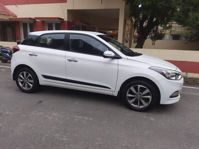 https://images10.gaadi.com/usedcar_image/4640311/original/e64abc60a288cf0ec45dac390f1dbcfe.jpg?imwidth=6401