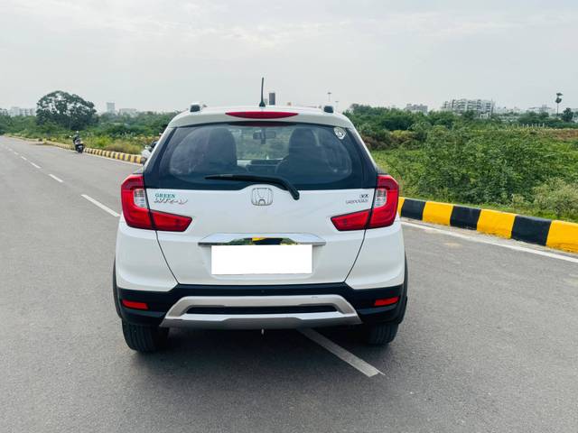 https://images10.gaadi.com/usedcar_image/4640325/original/processed_41aad73de79b7baf2f5047d9dab47ea4.jpg?imwidth=6401