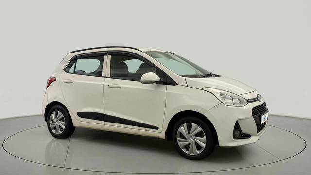 https://images10.gaadi.com/usedcar_image/4640339/original/b650b22f2ed4def816cc7acd08247f07.jpg?imwidth=6400