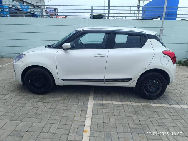 https://images10.gaadi.com/usedcar_image/4640342/original/processed_f9cf72eaa03f3c8851f170814f469709.jpeg?imwidth=6402