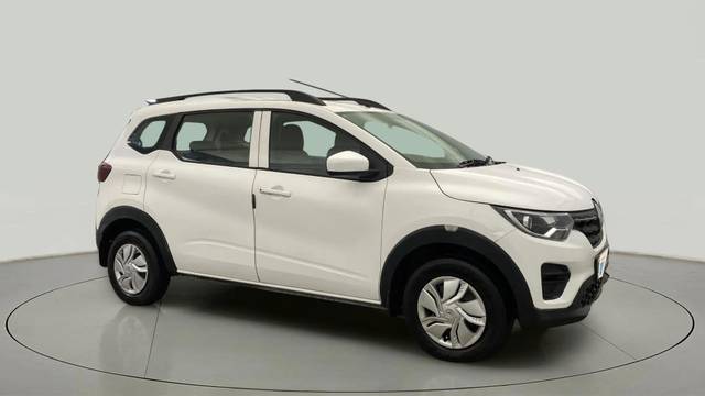 https://images10.gaadi.com/usedcar_image/4640344/original/126283176d56466a9465342cf49d413a.jpg?imwidth=6400