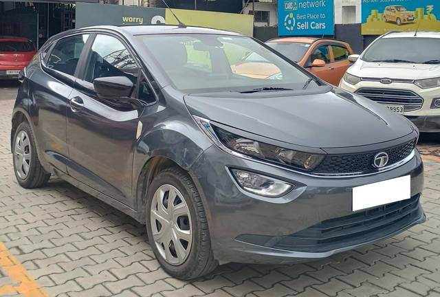 https://images10.gaadi.com/usedcar_image/4640362/original/processed_a806c143-3c6f-4bd6-b4f9-f748269596ff.jpg?imwidth=6400