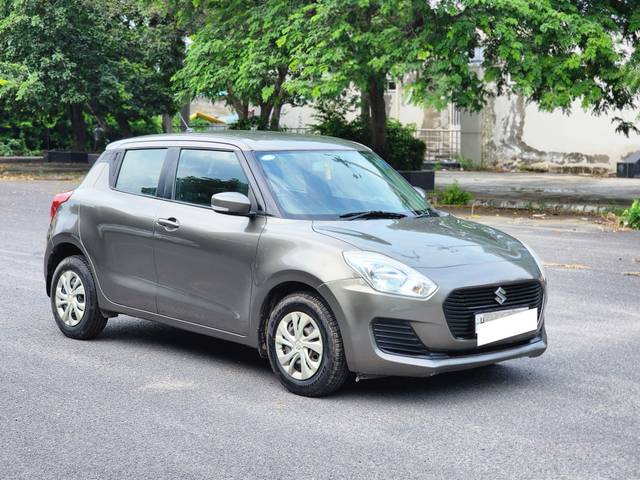 https://images10.gaadi.com/usedcar_image/4640368/original/processed_0a67bdde4d10bb8017041212f71f0782.jpg?imwidth=6400
