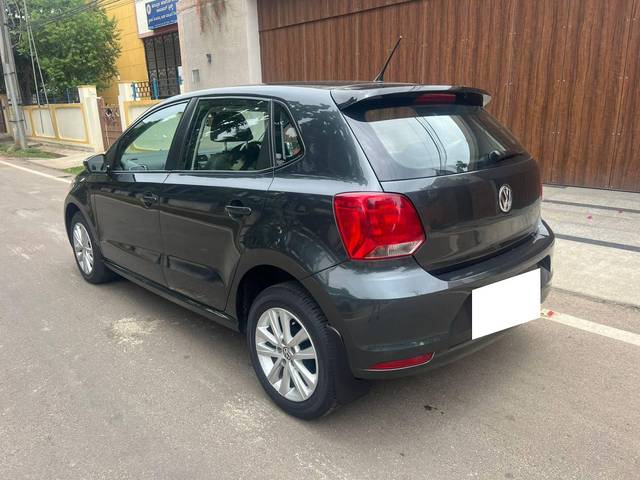 https://images10.gaadi.com/usedcar_image/4640389/original/processed_77a5fc556b6630f4aac69ee0ff812a3a.jpg?imwidth=6402