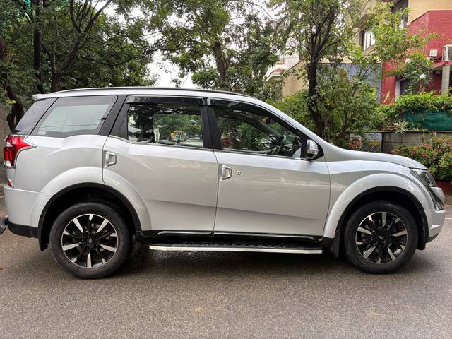 https://images10.gaadi.com/usedcar_image/4640391/original/processed_5a167fe1744f0ad04bee191953ef00c8.jpg?imwidth=6401