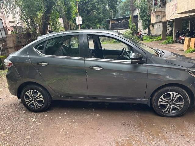https://images10.gaadi.com/usedcar_image/4640445/original/processed_bf5b2522-81d0-4a28-925f-4c301391b046.jpeg?imwidth=6401