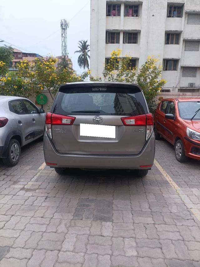 https://images10.gaadi.com/usedcar_image/4640463/original/processed_21941f34ff5a1ba9cf48baec1b9bde69.jpg?imwidth=6402