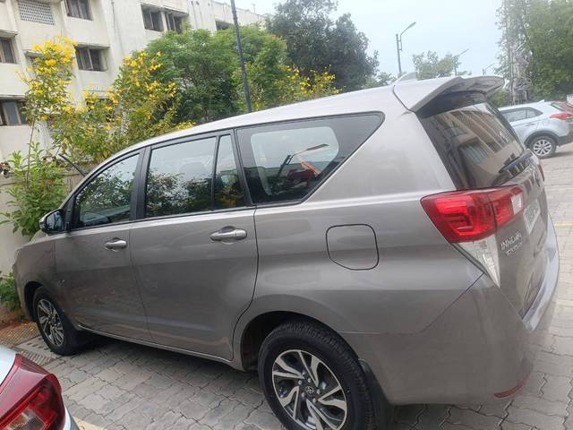 https://images10.gaadi.com/usedcar_image/4640463/original/processed_3021c796e2d9009de4cb811b3a490f30.jpg?imwidth=6400