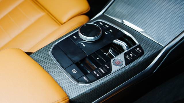 https://images10.gaadi.com/usedcar_image/4640471/original/a6755249abcc65eb304b01446a527489.jpeg?imwidth=6402