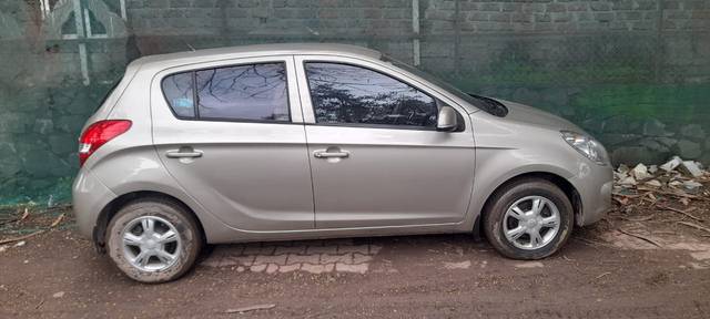https://images10.gaadi.com/usedcar_image/4640492/original/6be54715fd1b4790f88ef8803ed12dea.jpg?imwidth=6401