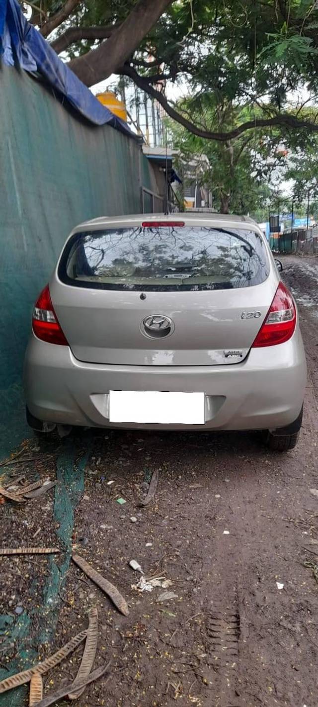 https://images10.gaadi.com/usedcar_image/4640492/original/processed_7f8d809d51dbe1ec8604953864c4311b.jpg?imwidth=6402