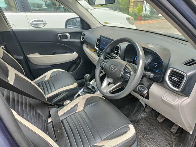 https://images10.gaadi.com/usedcar_image/4640512/original/510e409759a7c176eecbaa3c0b190efc.jpeg?imwidth=6401