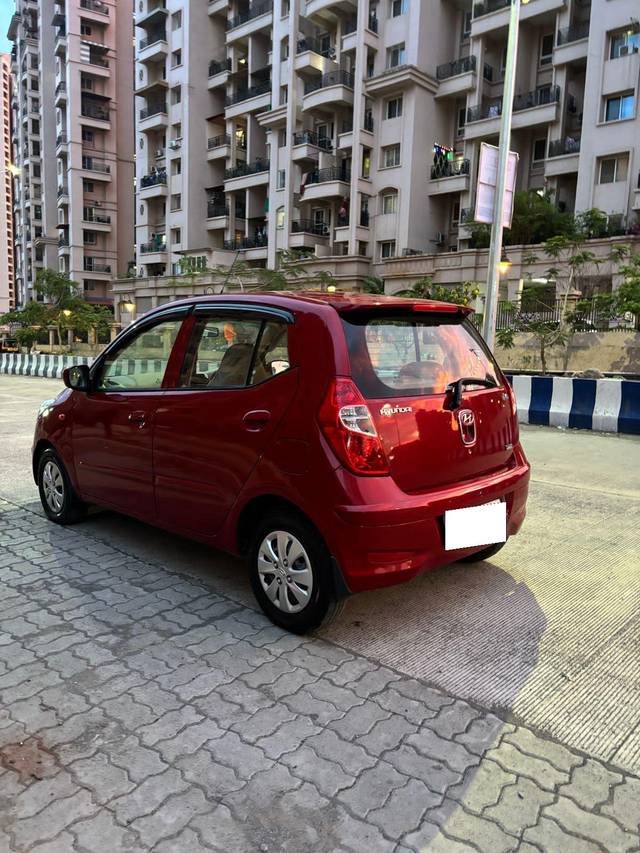 https://images10.gaadi.com/usedcar_image/4640514/original/processed_2126a2777f3405db9711f622113c48e2.jpg?imwidth=6402