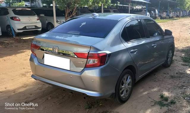 https://images10.gaadi.com/usedcar_image/4640525/original/processed_0b6e7cdc-f750-4e8b-a214-27c74dd6ff88.jpg?imwidth=6401