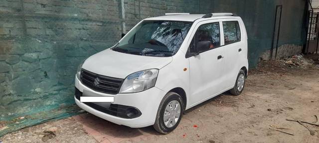 https://images10.gaadi.com/usedcar_image/4640537/original/processed_c6e25226aeb3ab98e36f9af95a05f1c0.jpg?imwidth=6400