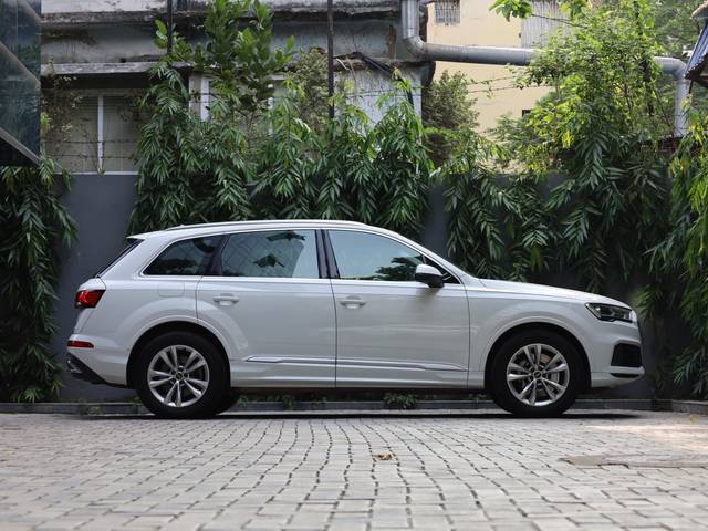 https://images10.gaadi.com/usedcar_image/4640538/original/007b86d7b3da2377f0175fa744bfce6b.jpg?imwidth=6401