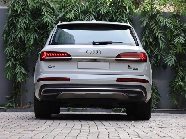Second-hand 2022 Audi Q7 Premium plus BSVI for sale in Kolkata-3