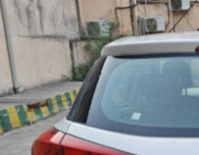https://images10.gaadi.com/usedcar_image/4640571/original/processed_015456e74cc7161f160c5bdfda90db41.png?imwidth=6401