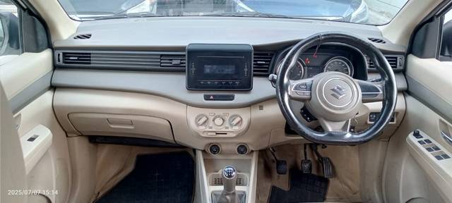 https://images10.gaadi.com/usedcar_image/4640591/original/ea409ddc79f2197cb38c20298816d4c1.jpeg?imwidth=6402