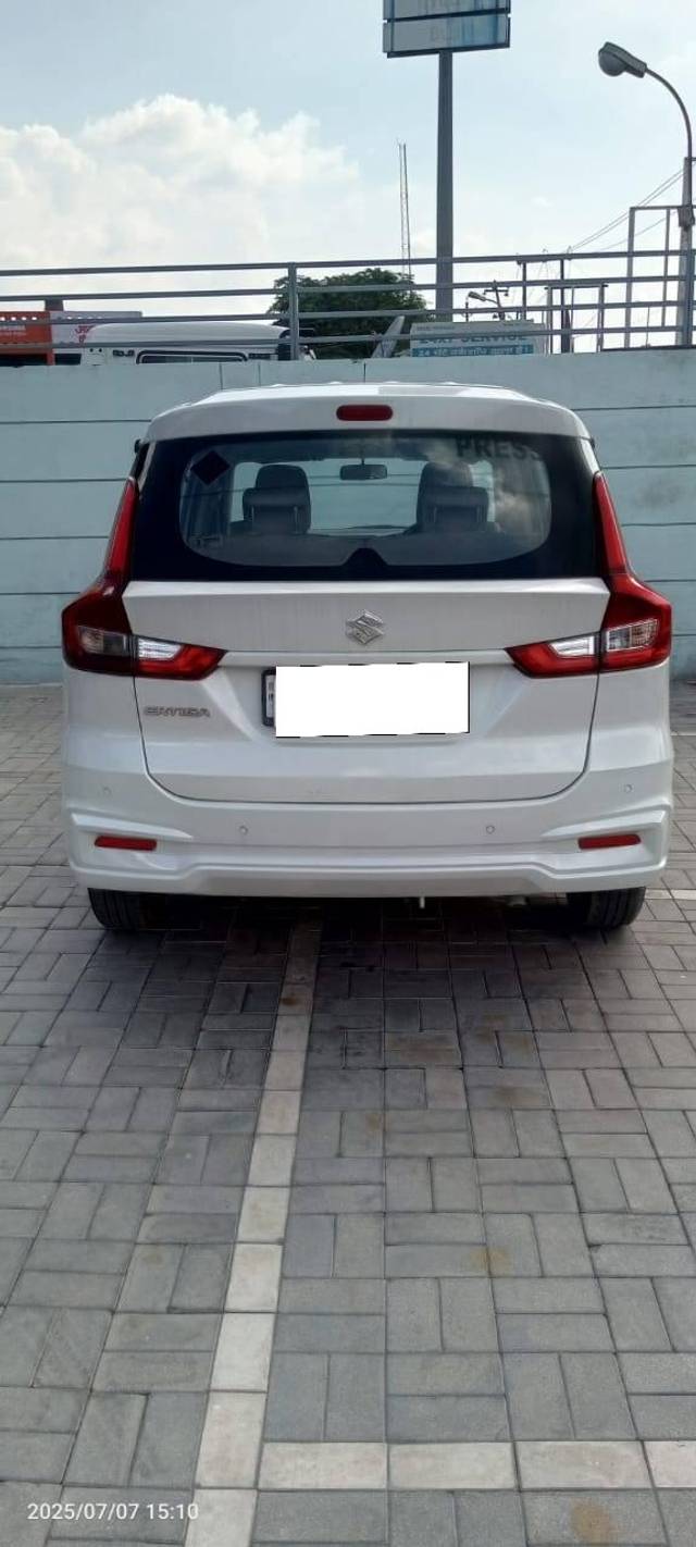 https://images10.gaadi.com/usedcar_image/4640591/original/processed_a75c5dd2ecf6a012cc2794d37ceba90f.jpeg?imwidth=6401