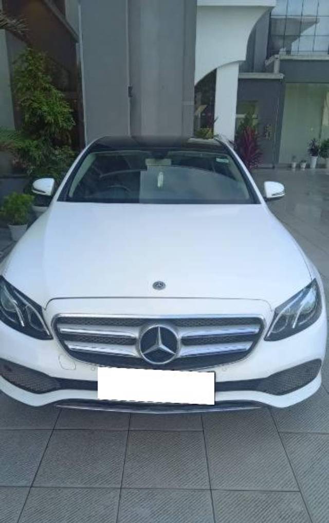 https://images10.gaadi.com/usedcar_image/4640595/original/processed_6656da2c-a2e9-4f37-9ae2-04bd012203e7.jpeg?imwidth=6402