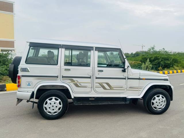 https://images10.gaadi.com/usedcar_image/4640598/original/processed_38ad60a1ba9db8c4941bf045951548f7.jpg?imwidth=6401